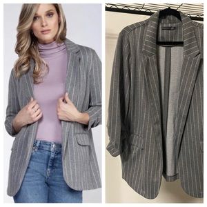 Comfy & soft grey pinstripe blazer with ruched sleeves and POCKETS, size 1X.